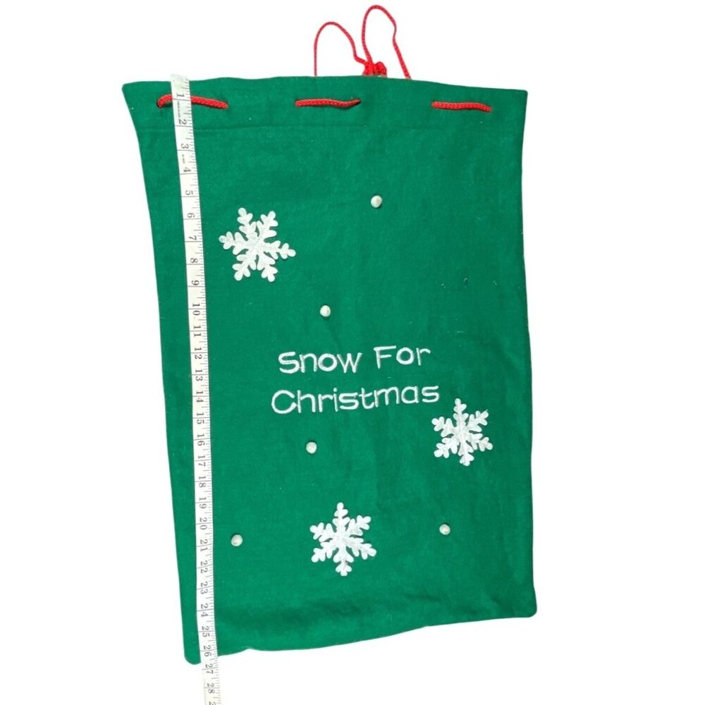 Green Christmas Gift Bag With Snowflake Design & Drawstring Closure 24f